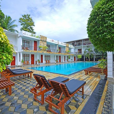 Royal Reach Udawalawe Hotell Exteriör bild