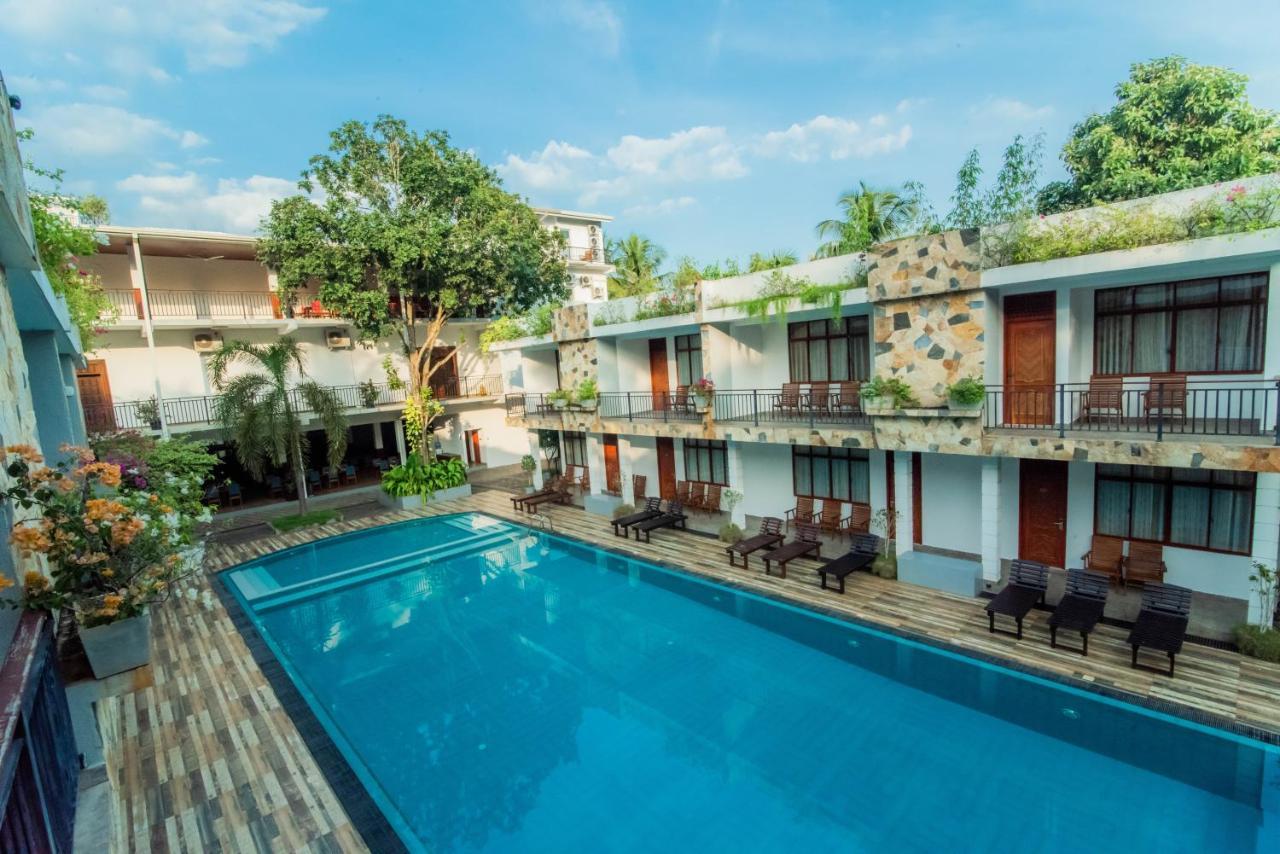 Royal Reach Udawalawe Hotell Exteriör bild