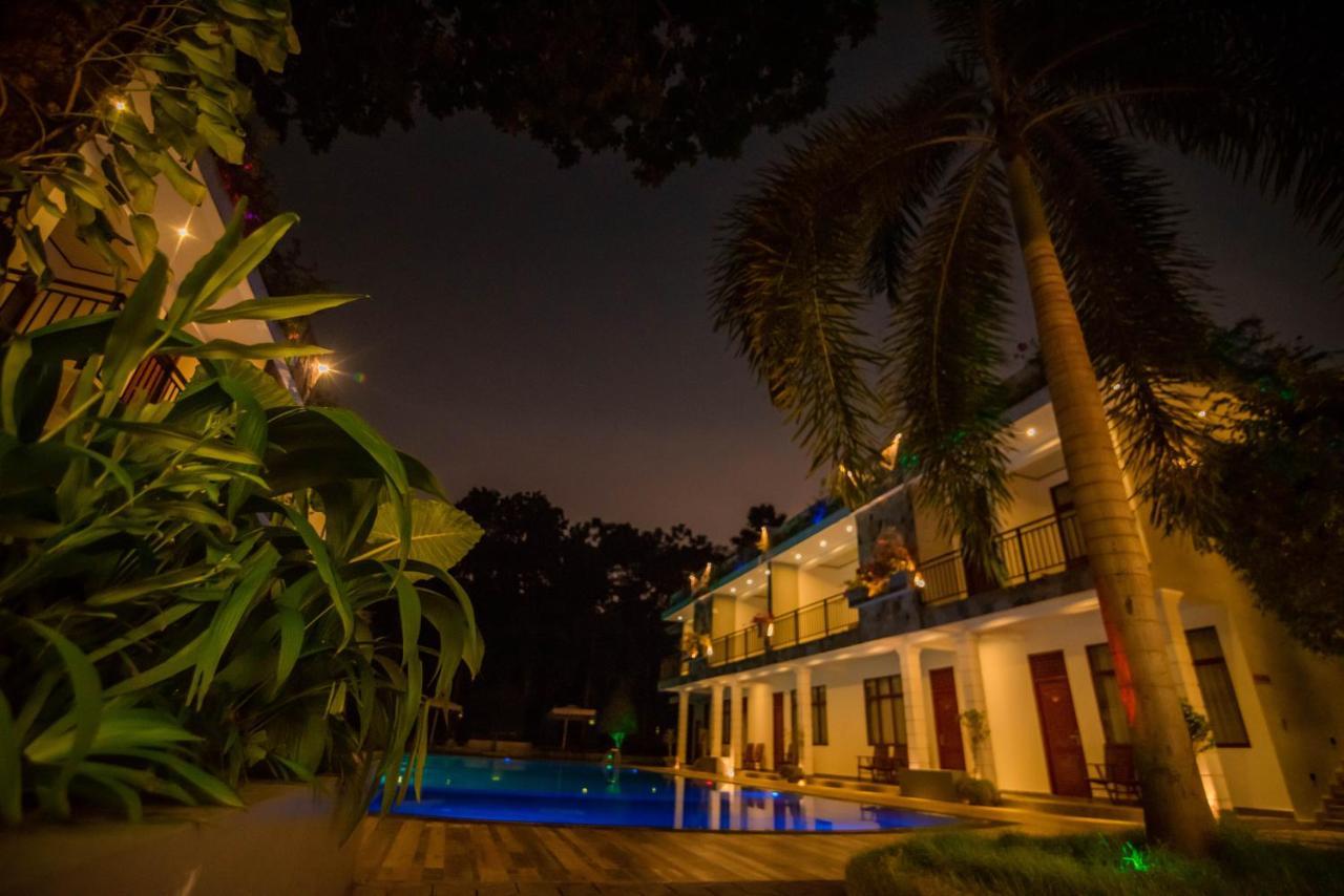 Royal Reach Udawalawe Hotell Exteriör bild