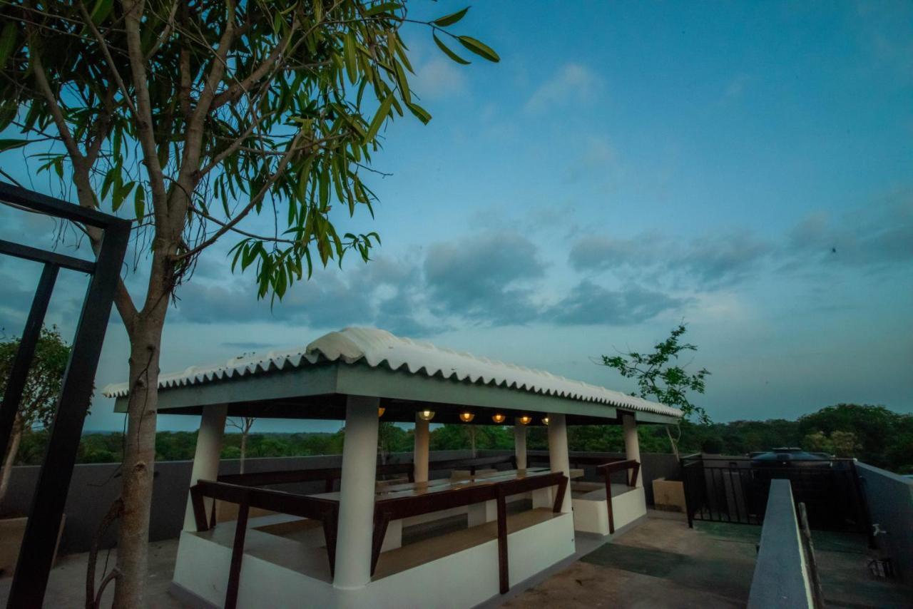 Royal Reach Udawalawe Hotell Exteriör bild
