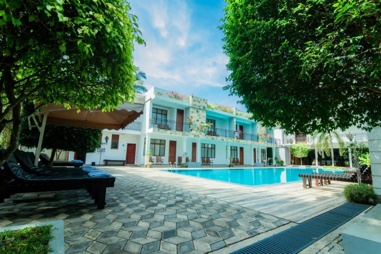 Royal Reach Udawalawe Hotell Exteriör bild