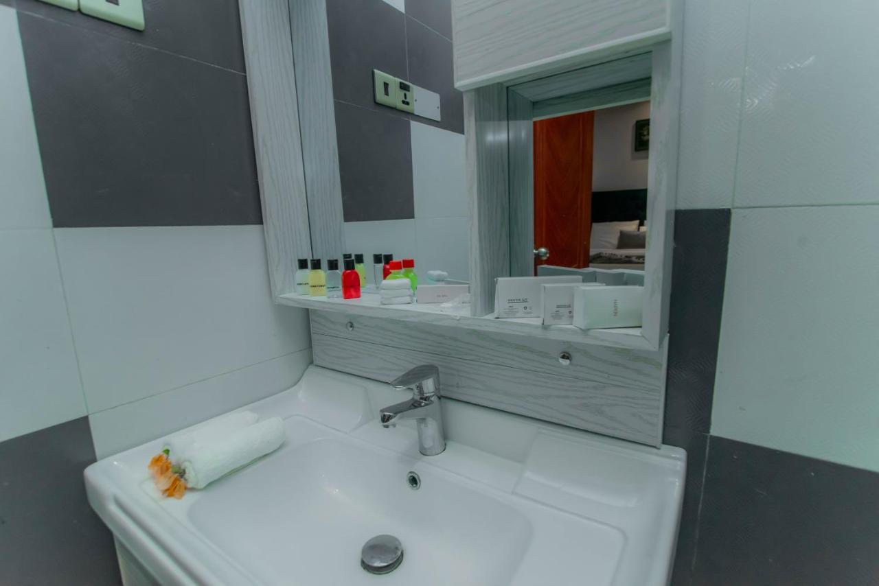 Royal Reach Udawalawe Hotell Exteriör bild