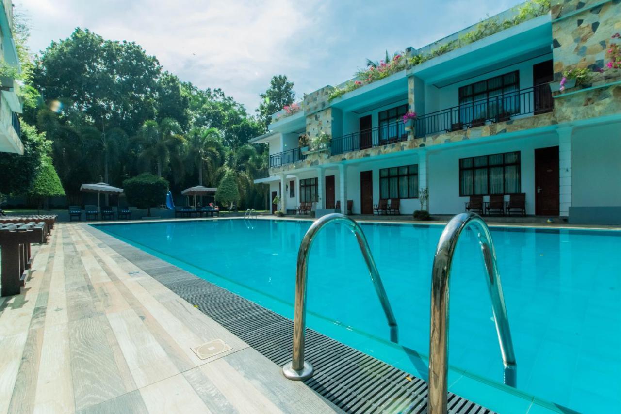 Royal Reach Udawalawe Hotell Exteriör bild