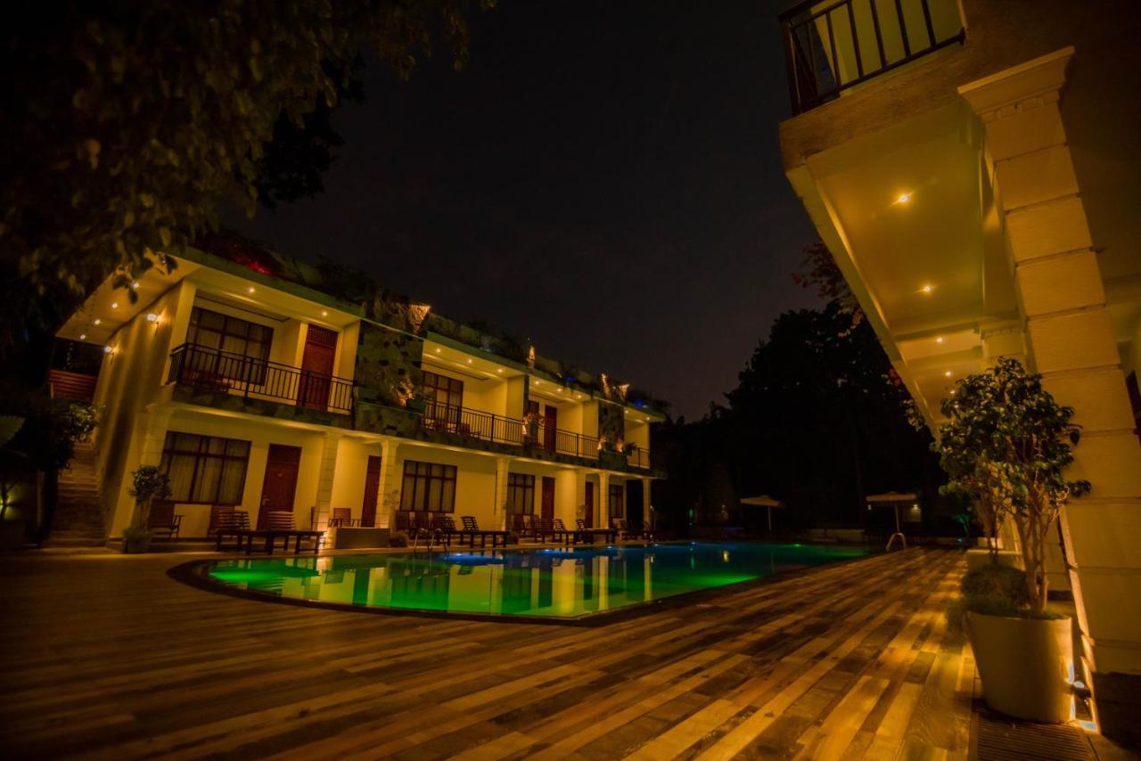 Royal Reach Udawalawe Hotell Exteriör bild