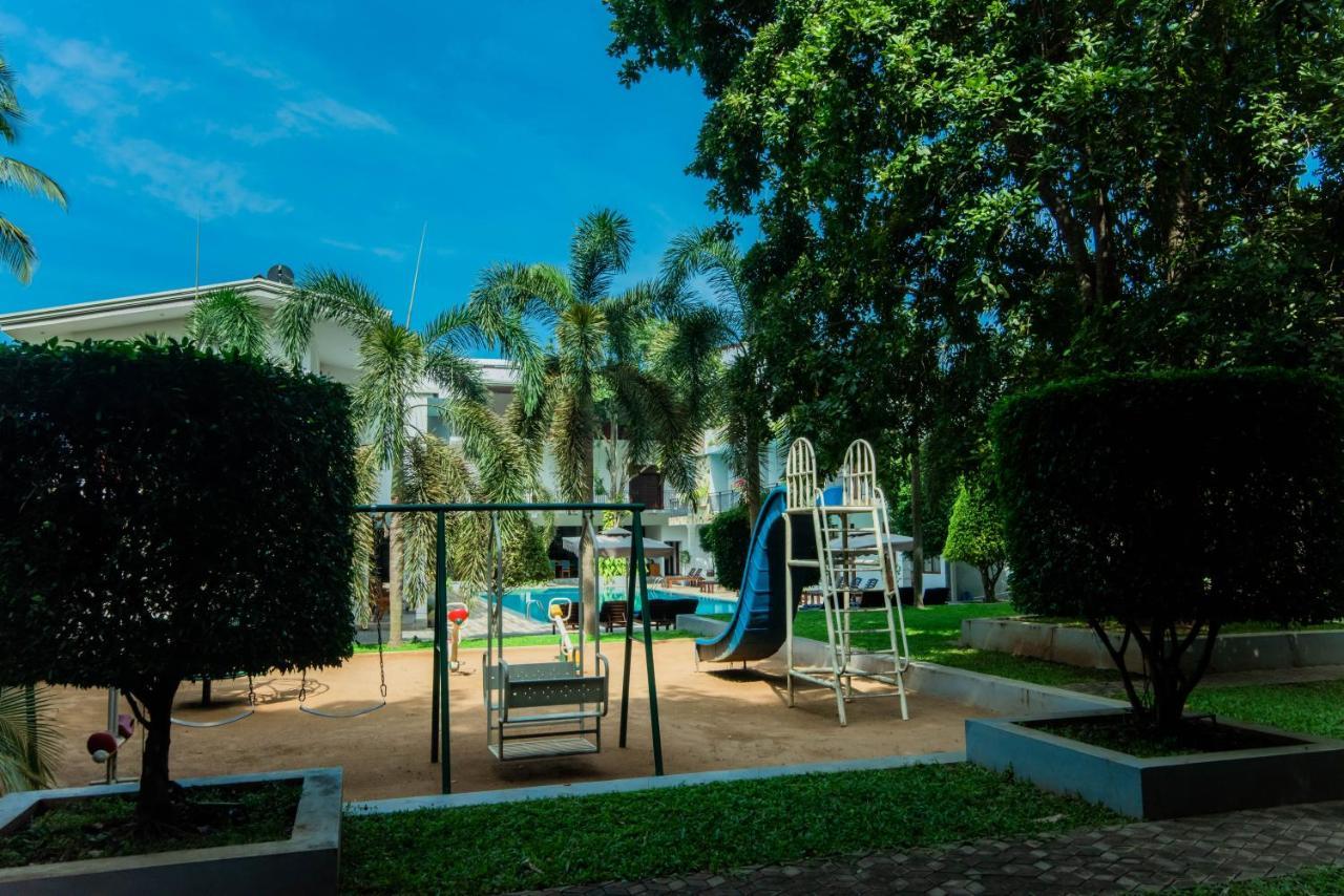 Royal Reach Udawalawe Hotell Exteriör bild