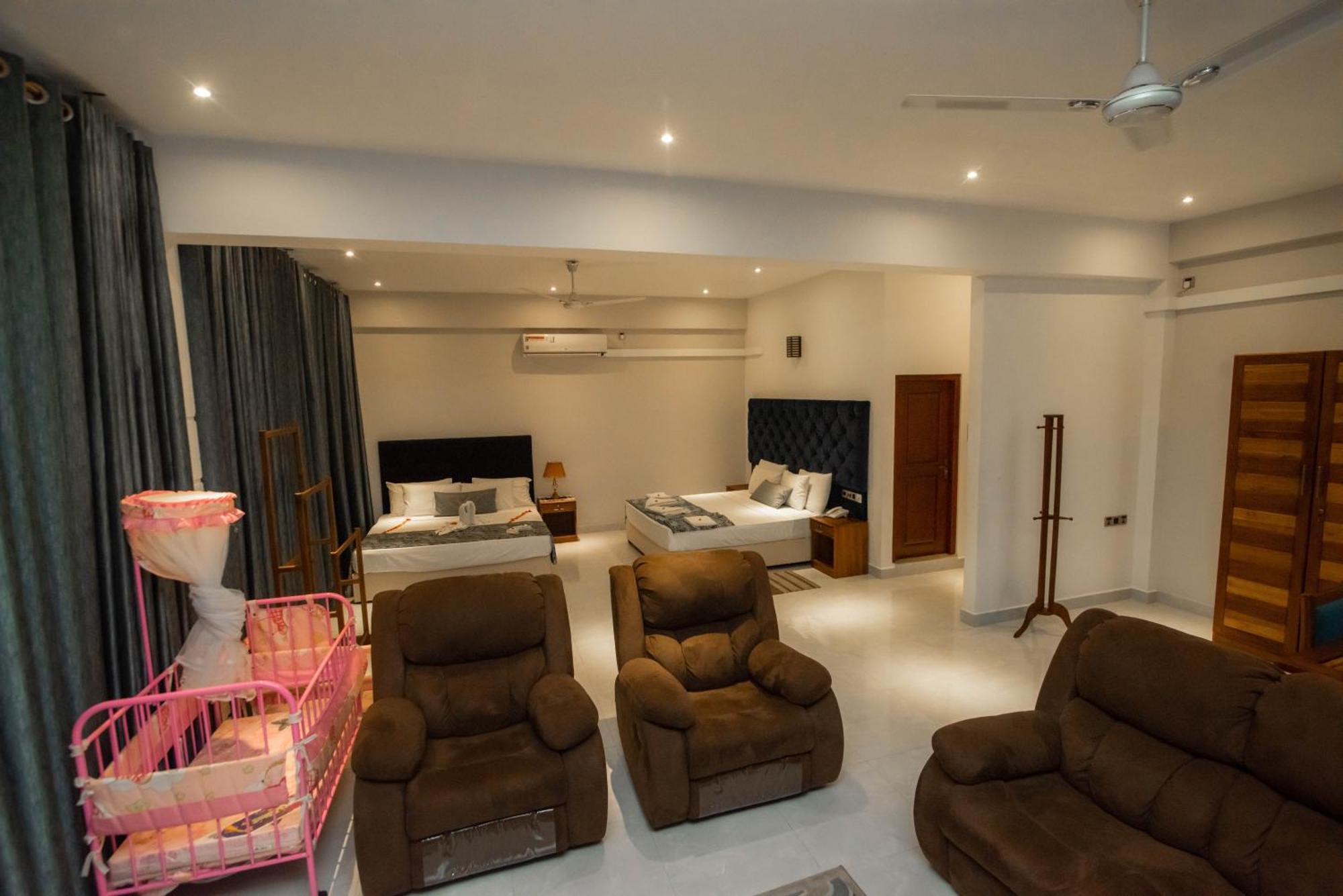 Royal Reach Udawalawe Hotell Rum bild