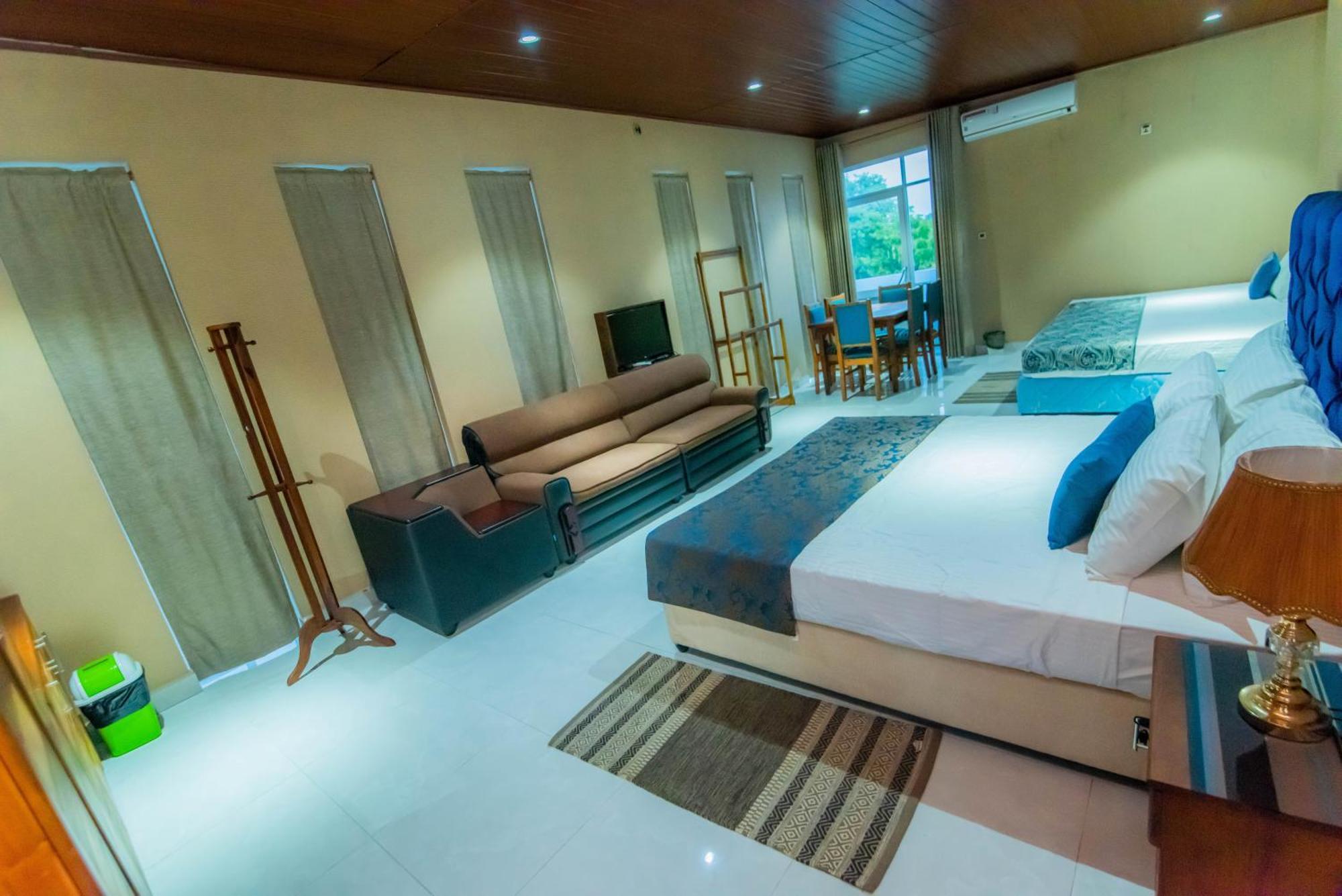 Royal Reach Udawalawe Hotell Rum bild