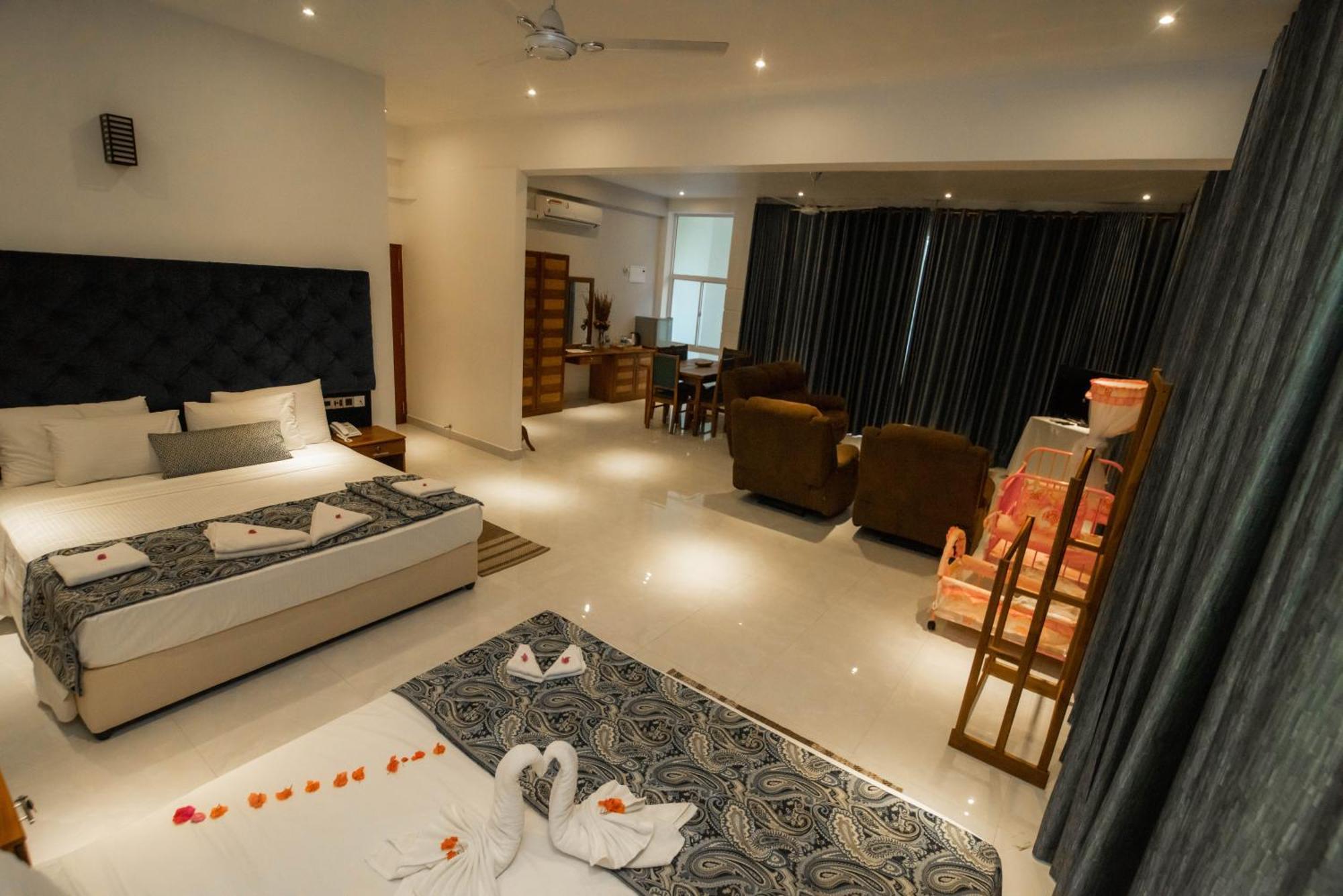 Royal Reach Udawalawe Hotell Rum bild